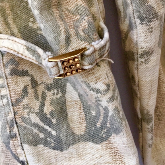 CAPPOPERA Floral Jewel Button Denim Jacket - Picture 6 of 8